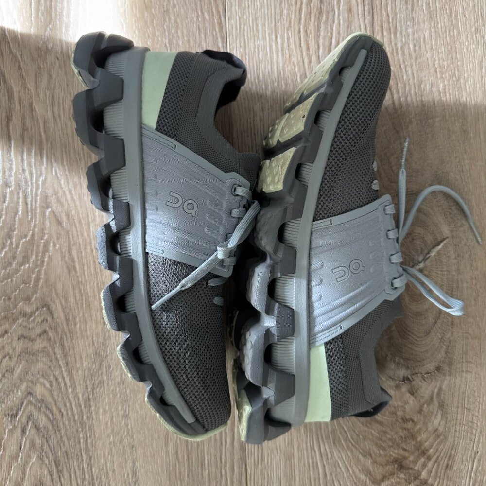 On Cloud Swift Womens - Picture 2 of 3